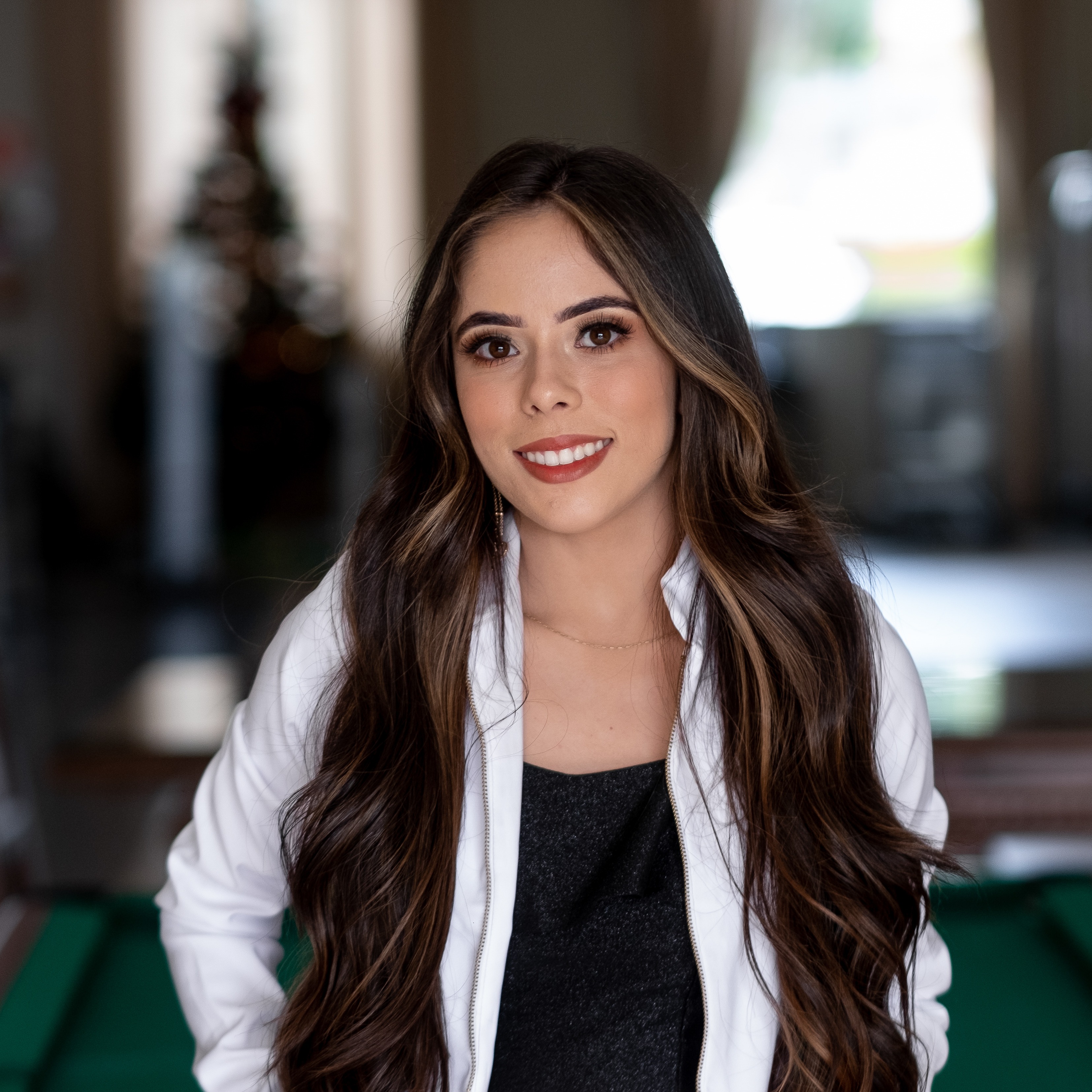 Adrya Krauss | Dentista | Botox | Lentes em Resina | em Passos